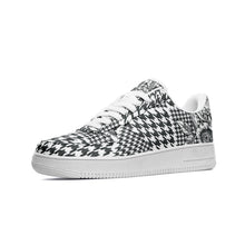 Load image into Gallery viewer, Unisex Low Top Leather Sneakers