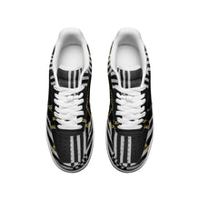 Load image into Gallery viewer, Unisex Low Top Leather Sneakers